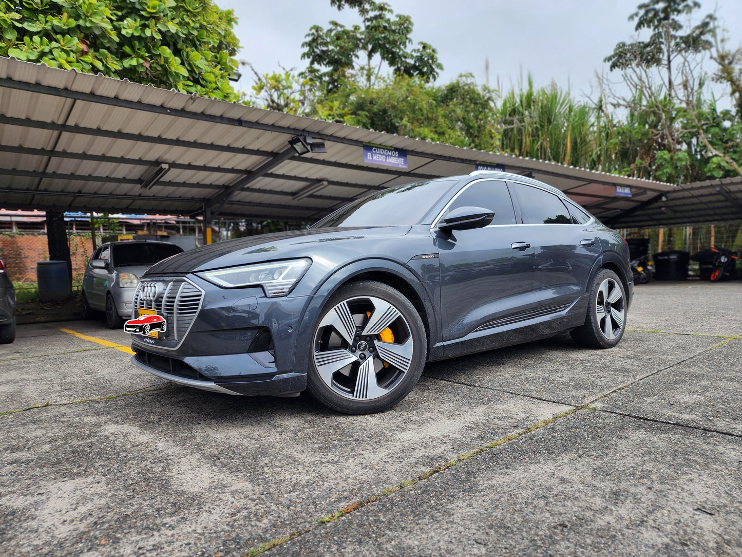 AUDI Q8 E-TRON 55 QUATTRO