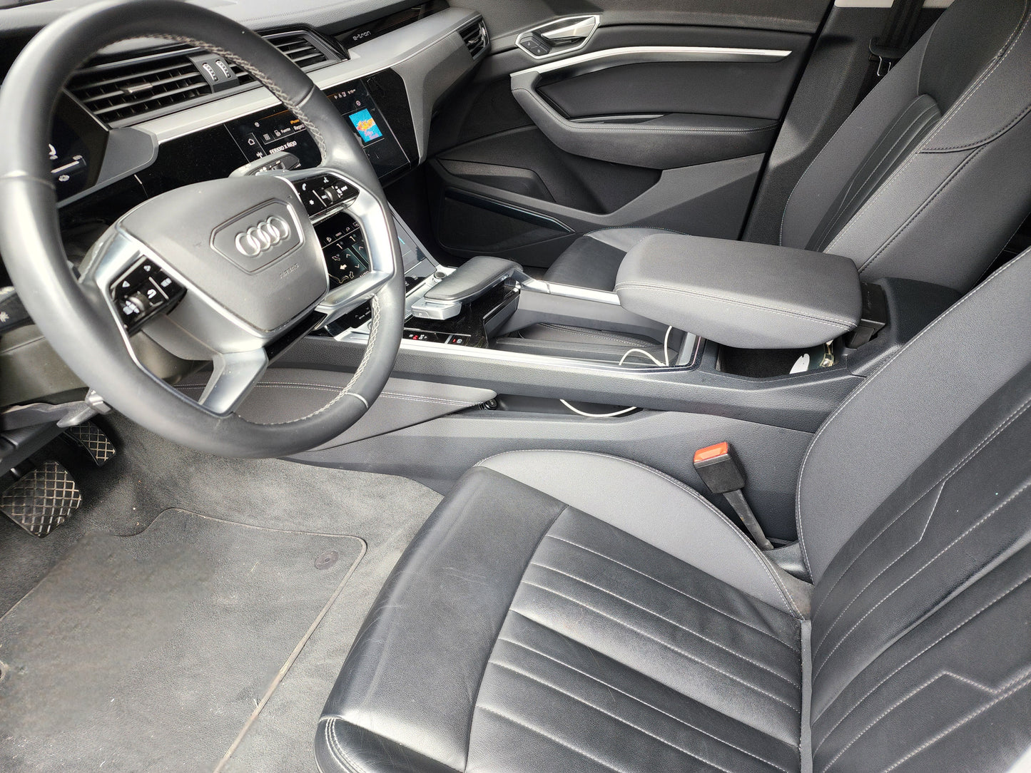 AUDI Q8 E-TRON 55 QUATTRO