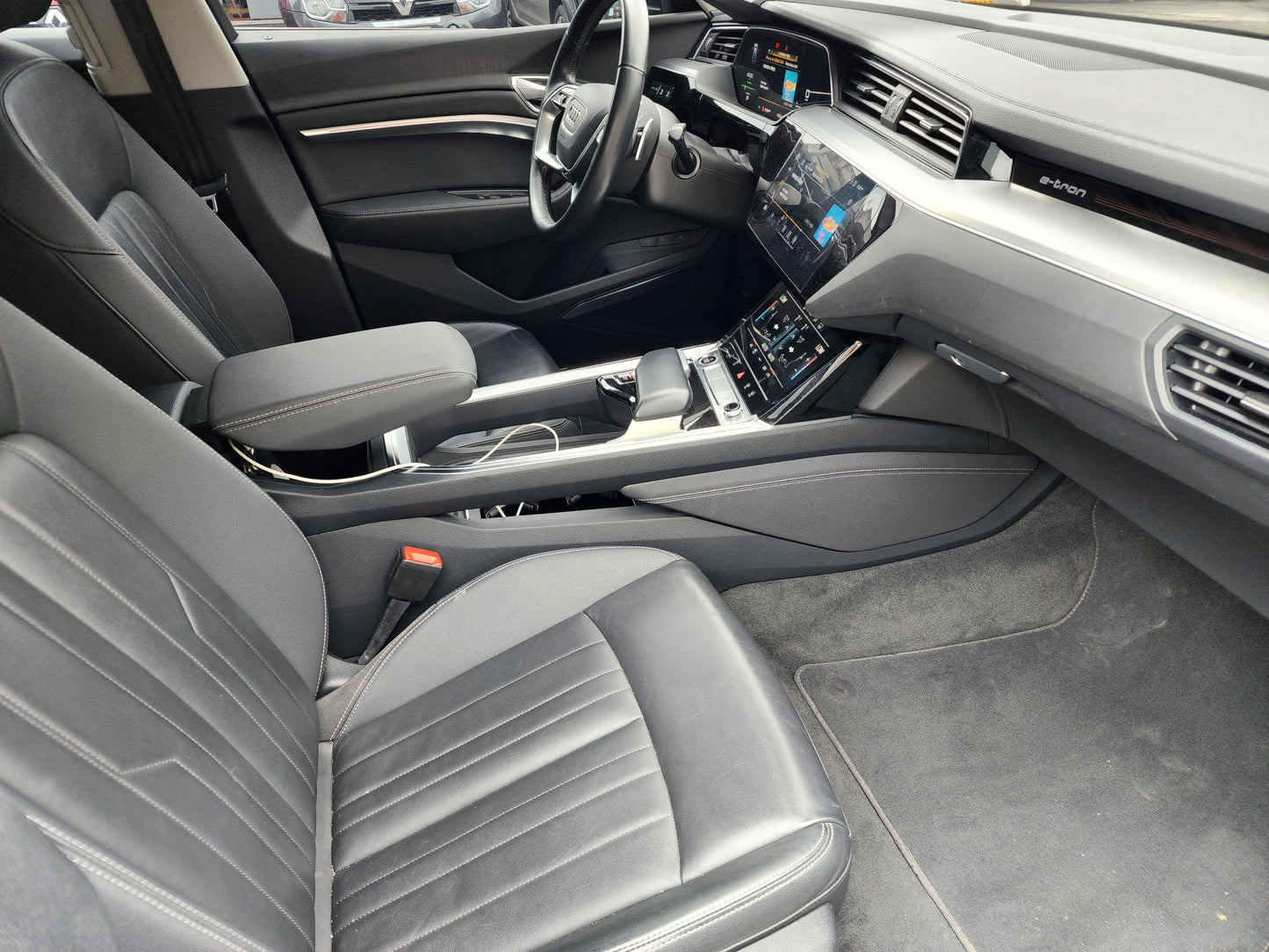 AUDI Q8 E-TRON 55 QUATTRO