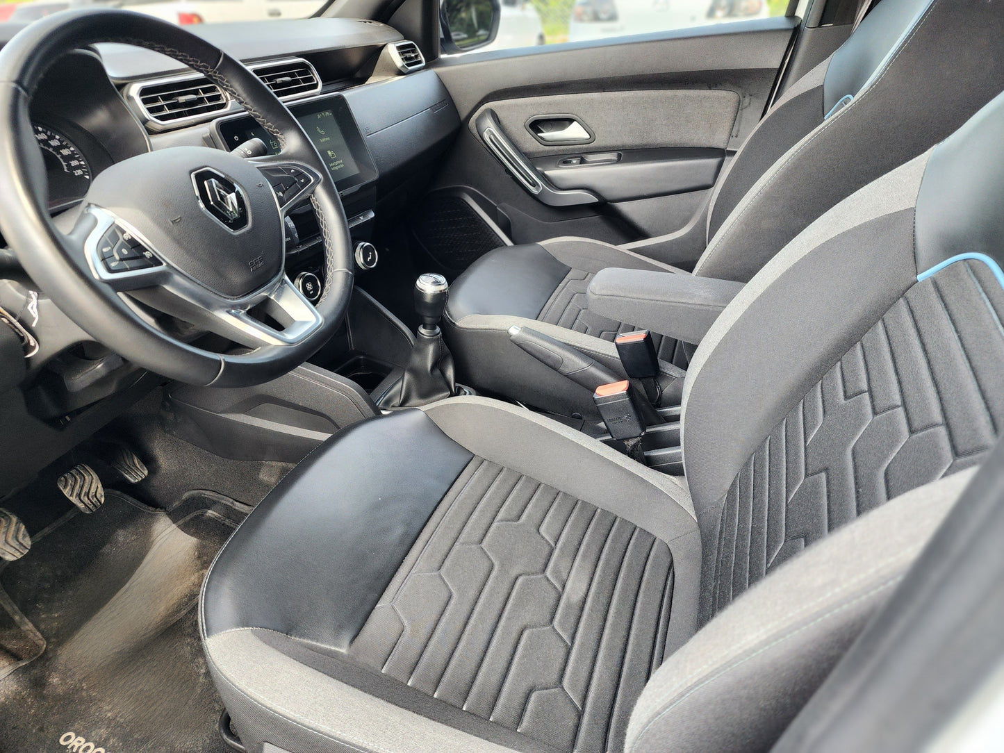 RENAULT DUSTER ICONIC