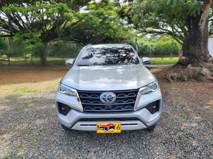TOYOTA FORTUNER SRV