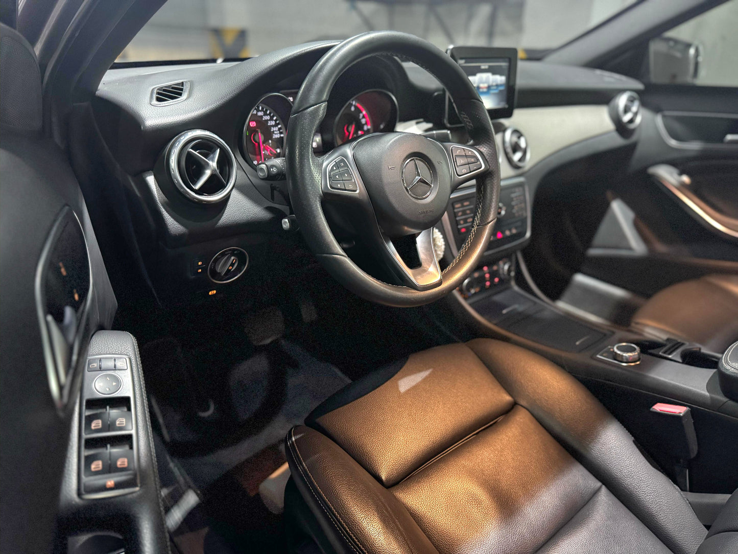 MERCEDES BENZ GLA 200