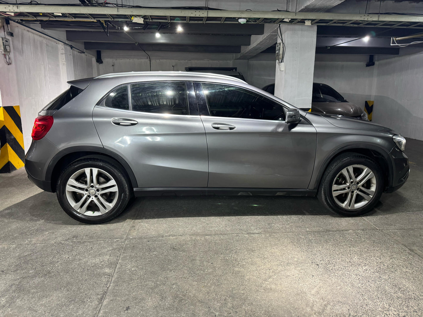 MERCEDES BENZ GLA 200